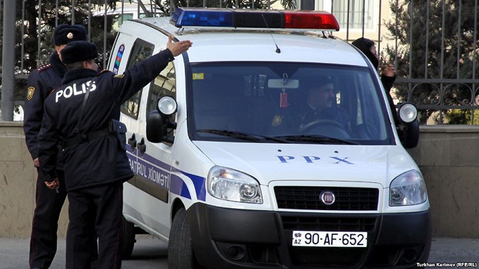 `Tarqovu`da polislə gitaraçı arasında dava - FOTO